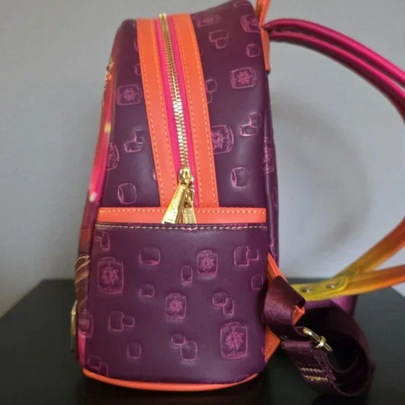 Disney Tangled Rapunzel & Flynn Boat Scene Glow-in-the-Dark Mini Backpack - Picture 3 of 6